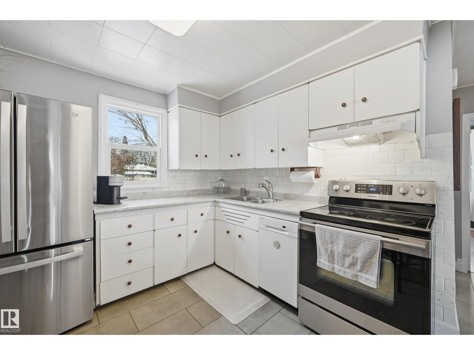 12408 89 St Nw, Edmonton, Alberta  T5B 3W9 - Photo 12 - E4471227