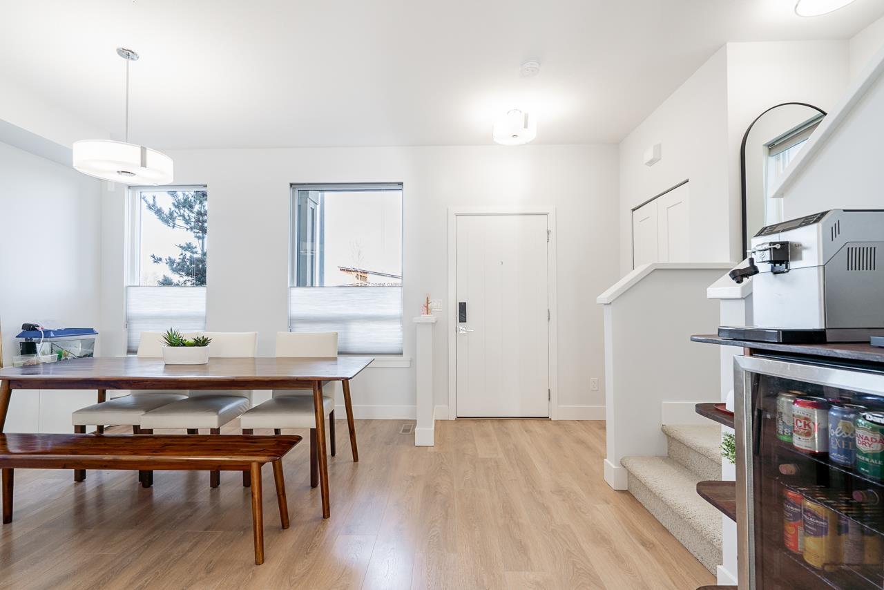 20484 78 Avenue, Langley, British Columbia  V2Y 4K3 - Photo 3 - R3083781