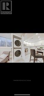 30 Ball Crescent, Whitby, Ontario  L1P 1W6 - Photo 5 - E12734074