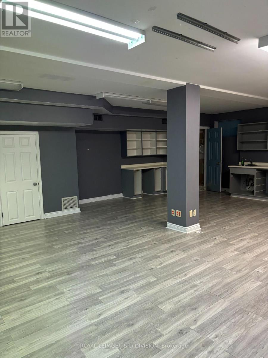 B - 133 Byron Street N, Whitby, Ontario  L1N 4M8 - Photo 3 - E12734104