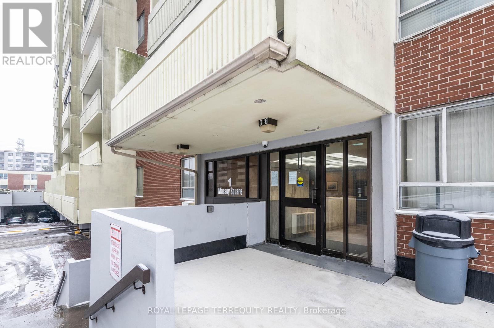 1703 - 1 Massey Square, Toronto, Ontario  M4C 5L4 - Photo 2 - E12734122