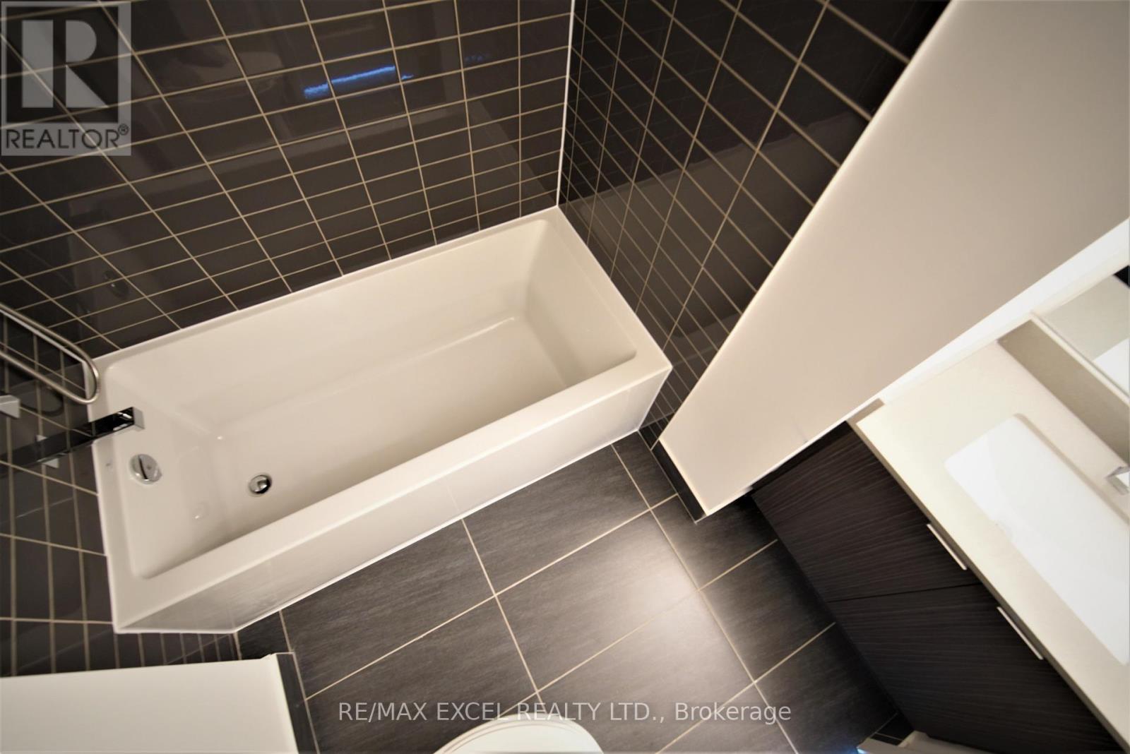 2607 - 2908 Highway 7 Road, Vaughan, Ontario  L4K 1V5 - Photo 25 - N12734070