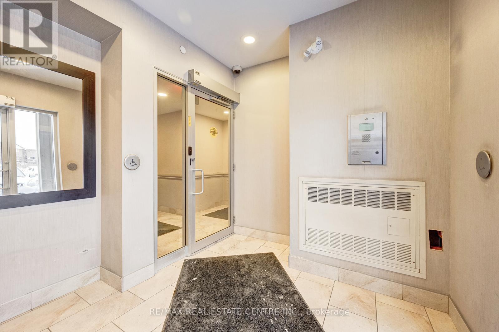 306 - 3055 Thomas Street, Mississauga, Ontario  L5M 0M4 - Photo 5 - W12734062