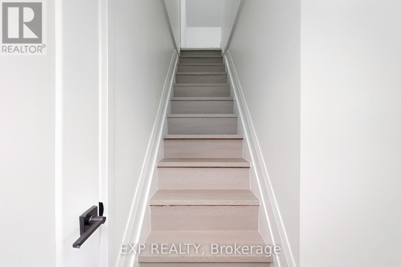 685 Jane Street, Toronto, Ontario  M6N 4A6 - Photo 16 - W12734078