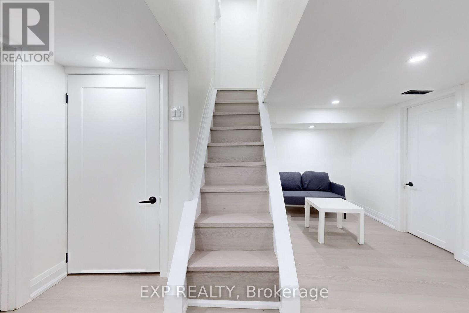 685 Jane Street, Toronto, Ontario  M6N 4A6 - Photo 26 - W12734078