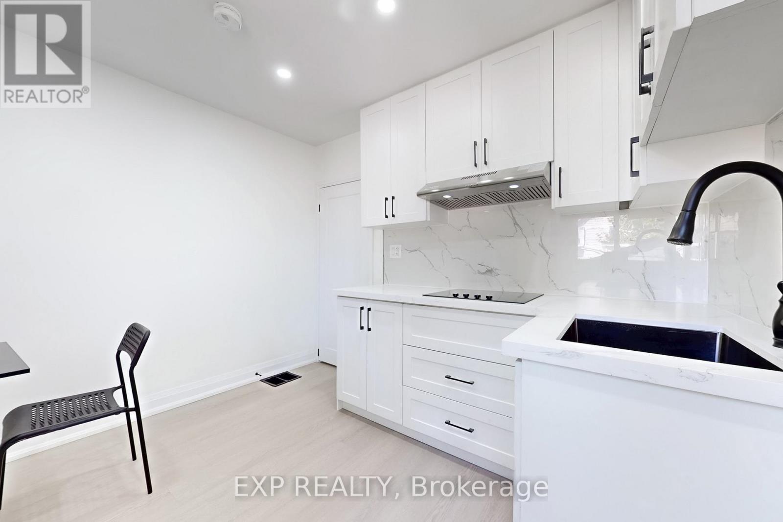 685 Jane Street, Toronto, Ontario  M6N 4A6 - Photo 33 - W12734078