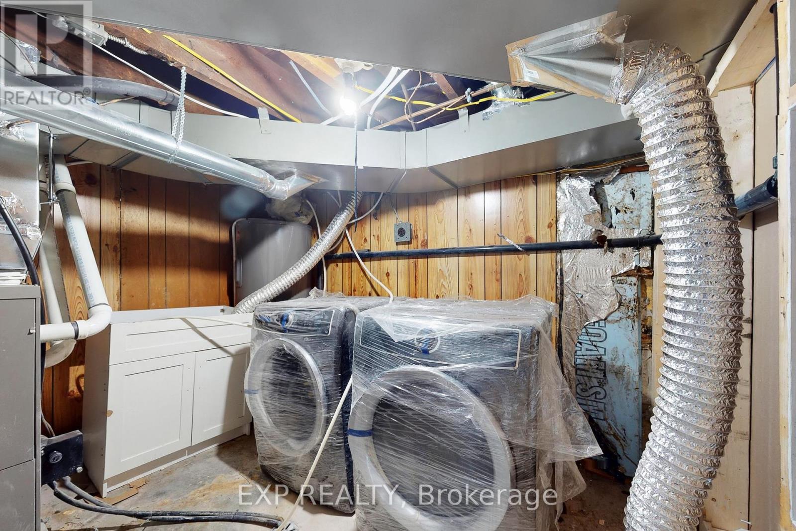 685 Jane Street, Toronto, Ontario  M6N 4A6 - Photo 43 - W12734078