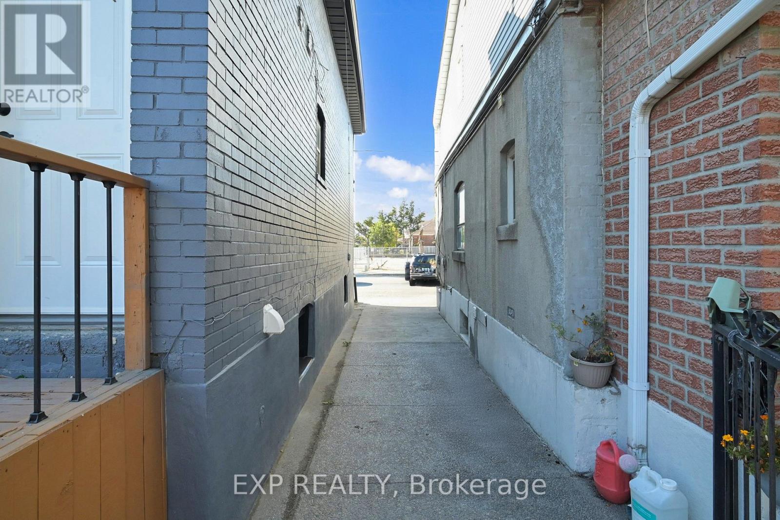 685 Jane Street, Toronto, Ontario  M6N 4A6 - Photo 50 - W12734078