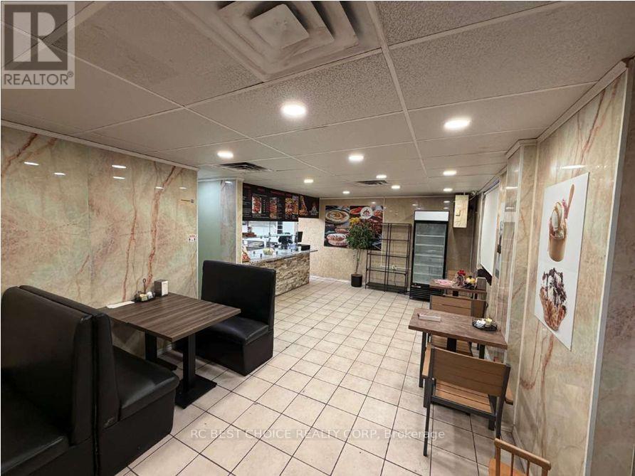 610 Upper James Street, Hamilton, Ontario  L9C 1C7 - Photo 5 - X12734084