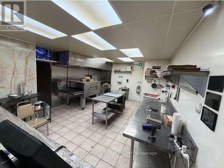 610 Upper James Street, Hamilton, Ontario  L9C 1C7 - Photo 7 - X12734084