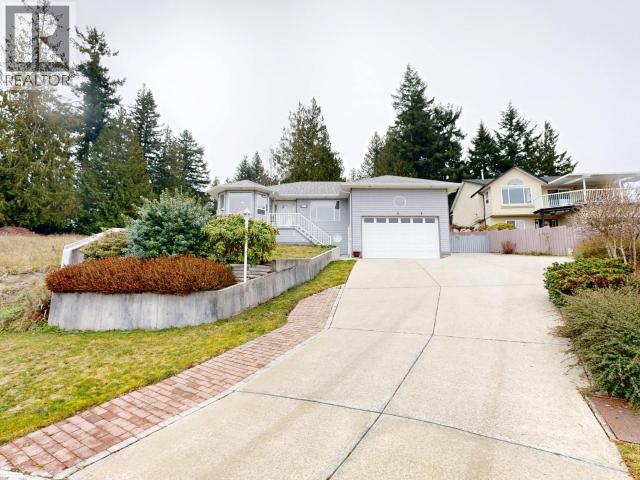 6945 Retaskit Crt, Powell River, British Columbia   - Photo 1 - 19606