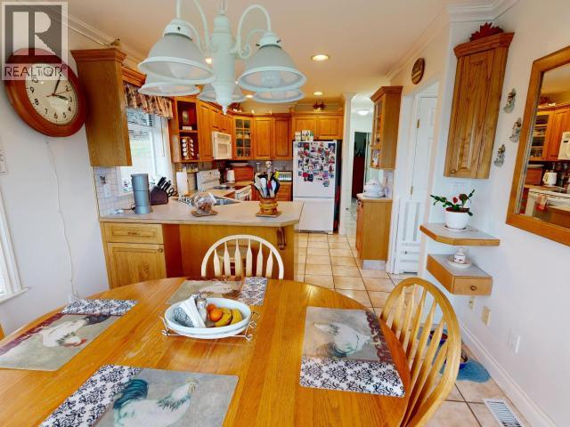 6945 Retaskit Crt, Powell River, British Columbia   - Photo 4 - 19606