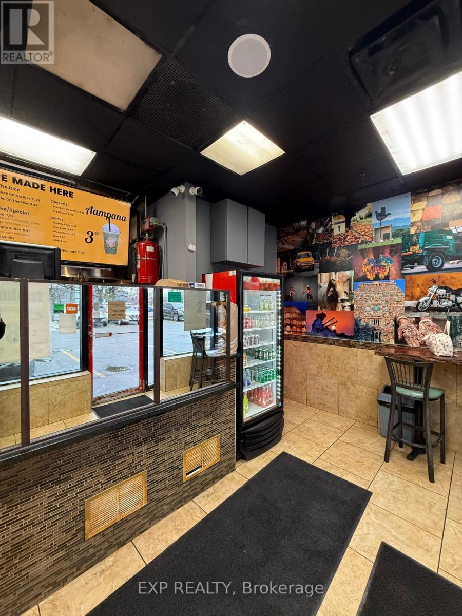 545 Steeles Avenue W, Brampton, Ontario  L6Y 4E7 - Photo 4 - W12440612