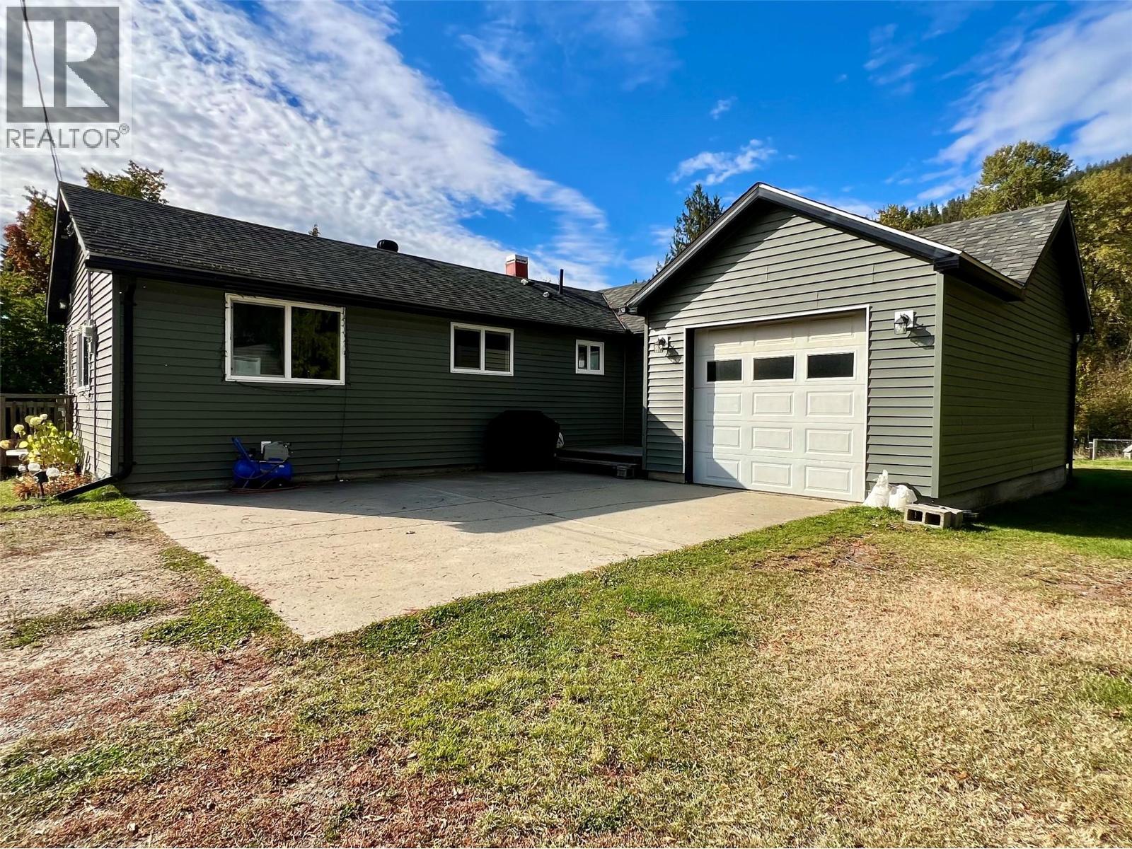 515 Main Street, Slocan, British Columbia  V0G 2C0 - Photo 29 - 10373988