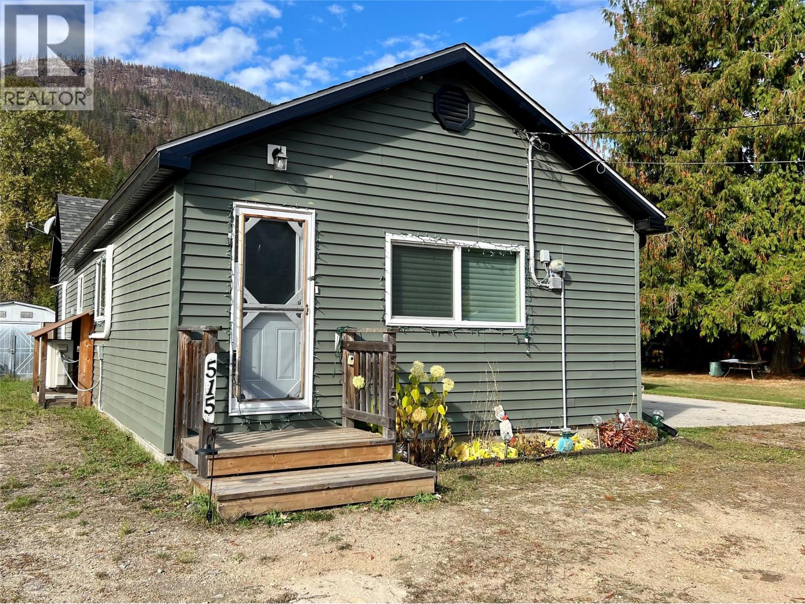 515 Main Street, Slocan, British Columbia  V0G 2C0 - Photo 3 - 10373988