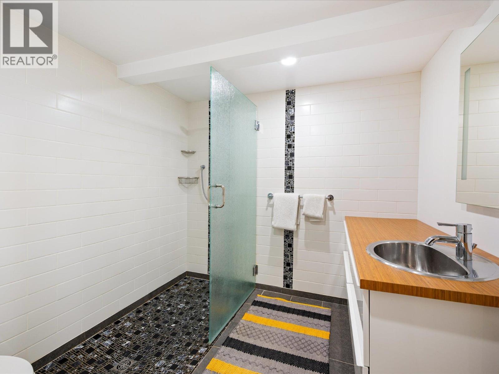 8476 Matterhorn Drive, Whistler, British Columbia  V8E 0G1 - Photo 38 - R3033207