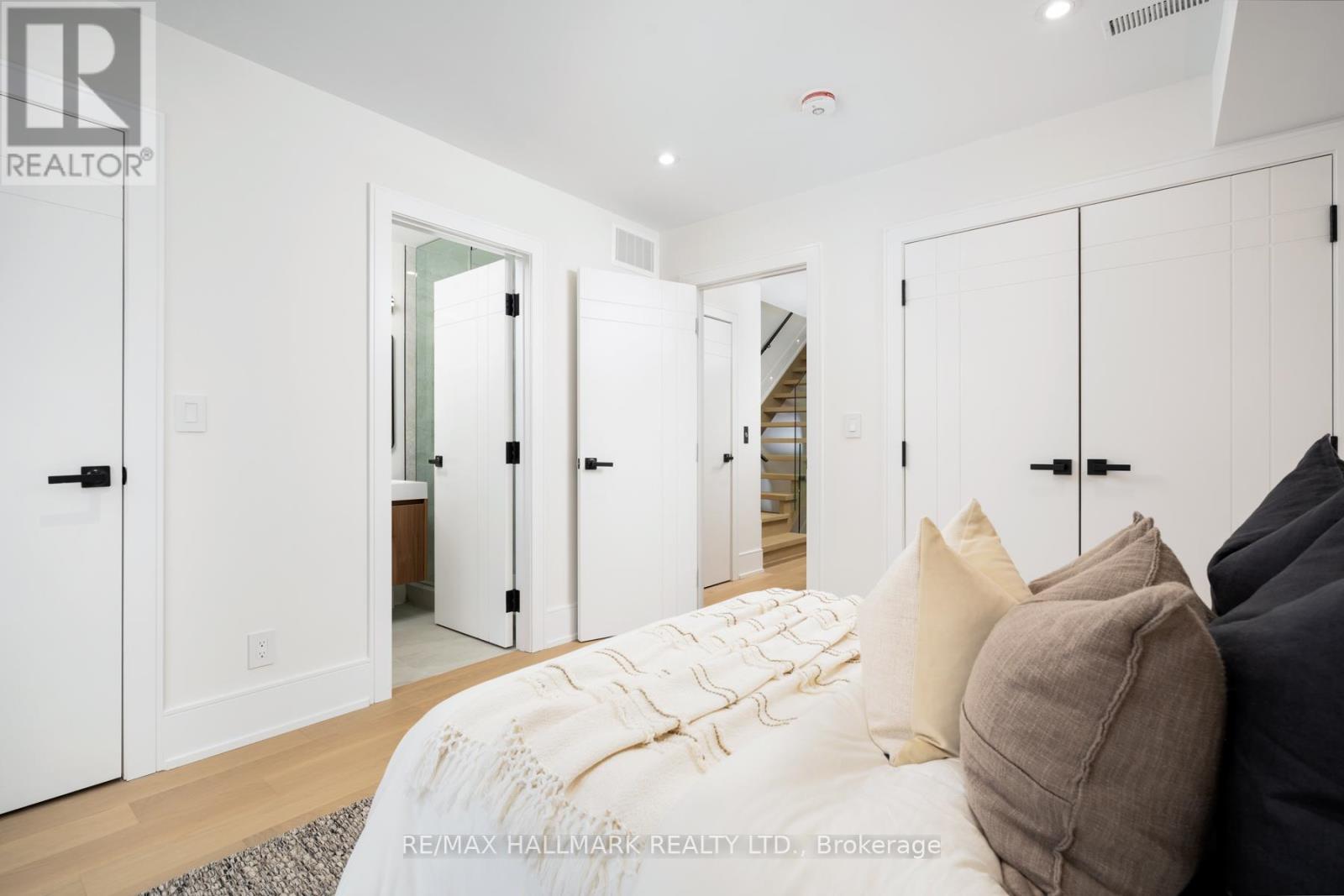 15 Cruikshank Avenue, Toronto, Ontario  M4K 1S6 - Photo 28 - E12733346