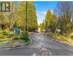 301 9148 SATURNA DRIVE, Burnaby, British Columbia