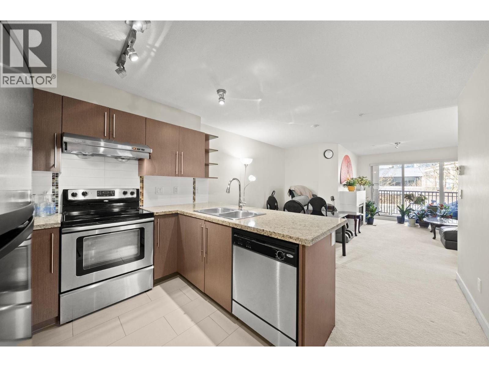 322 2088 Beta Avenue, Burnaby, British Columbia  V5C 0C8 - Photo 5 - R3083918