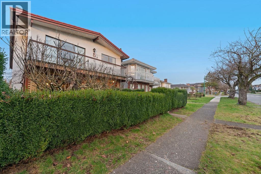 4581 Union Street, Burnaby, British Columbia  V5C 2X9 - Photo 2 - R3083894