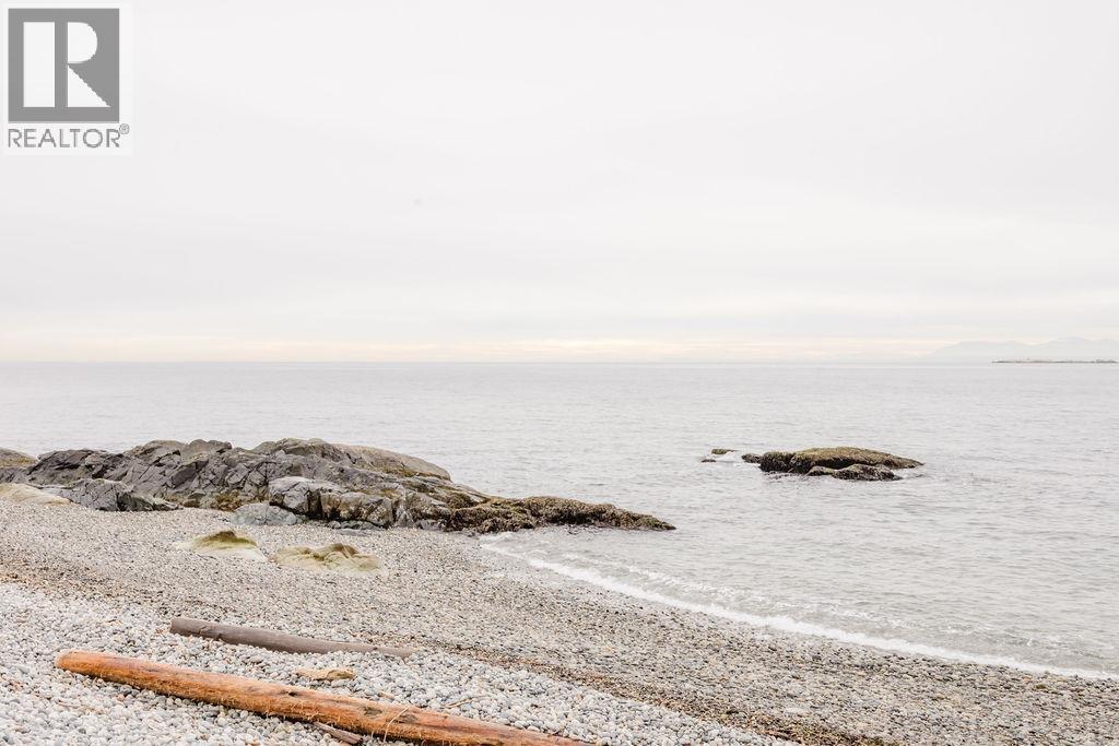 1537 Mccullough Road, Sechelt, British Columbia  V7Z 0A5 - Photo 8 - R3083899