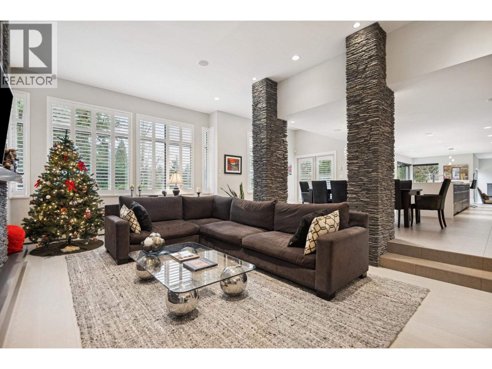 4828 Northwood Place, West Vancouver, British Columbia  V7S 3C4 - Photo 2 - R3083927