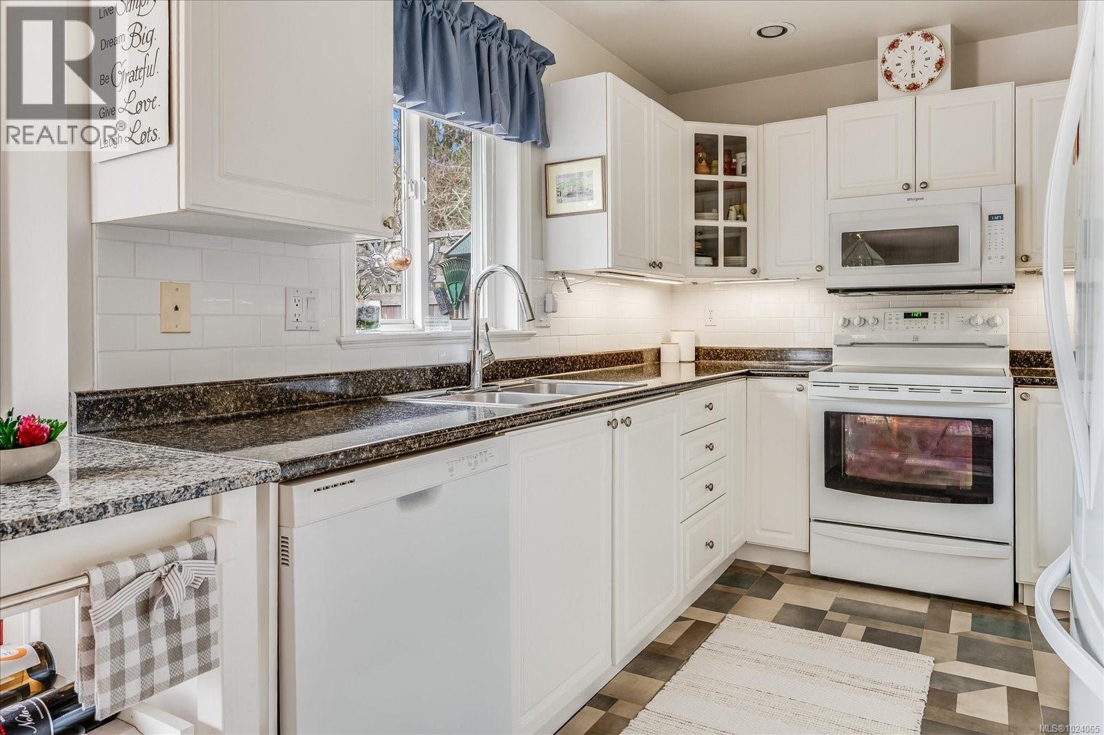 11 820 Chestnut St, Qualicum Beach, British Columbia  V9K 2M6 - Photo 10 - 1024065