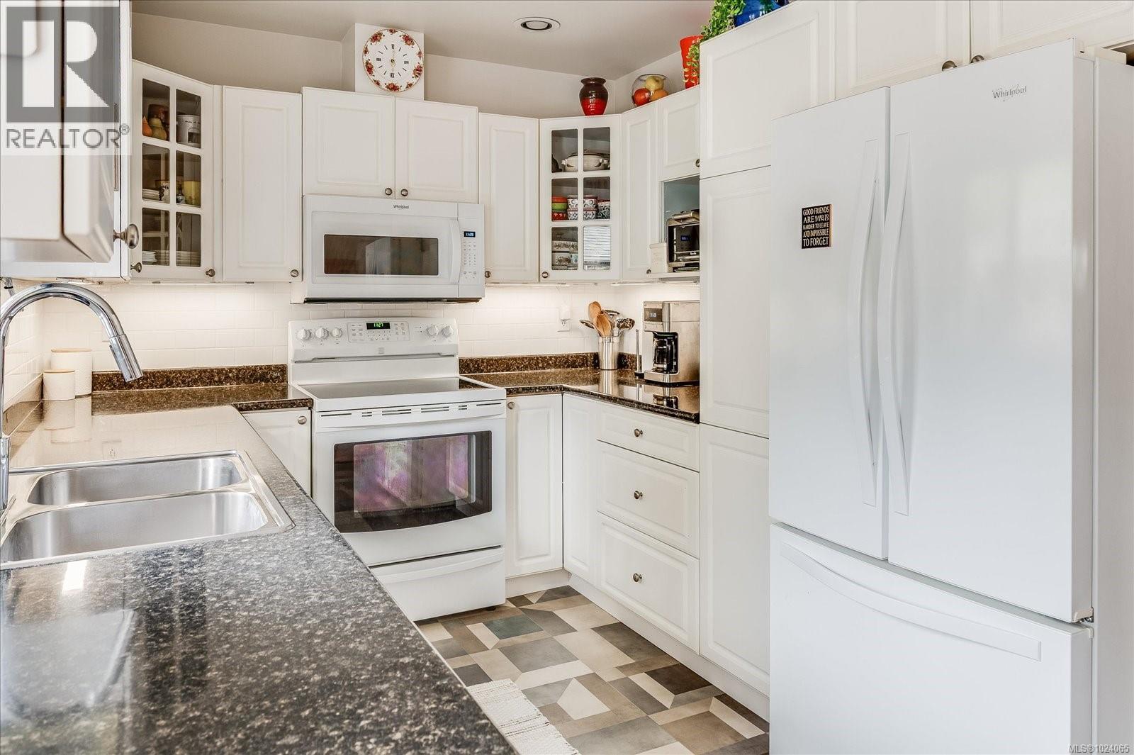 11 820 Chestnut St, Qualicum Beach, British Columbia  V9K 2M6 - Photo 11 - 1024065