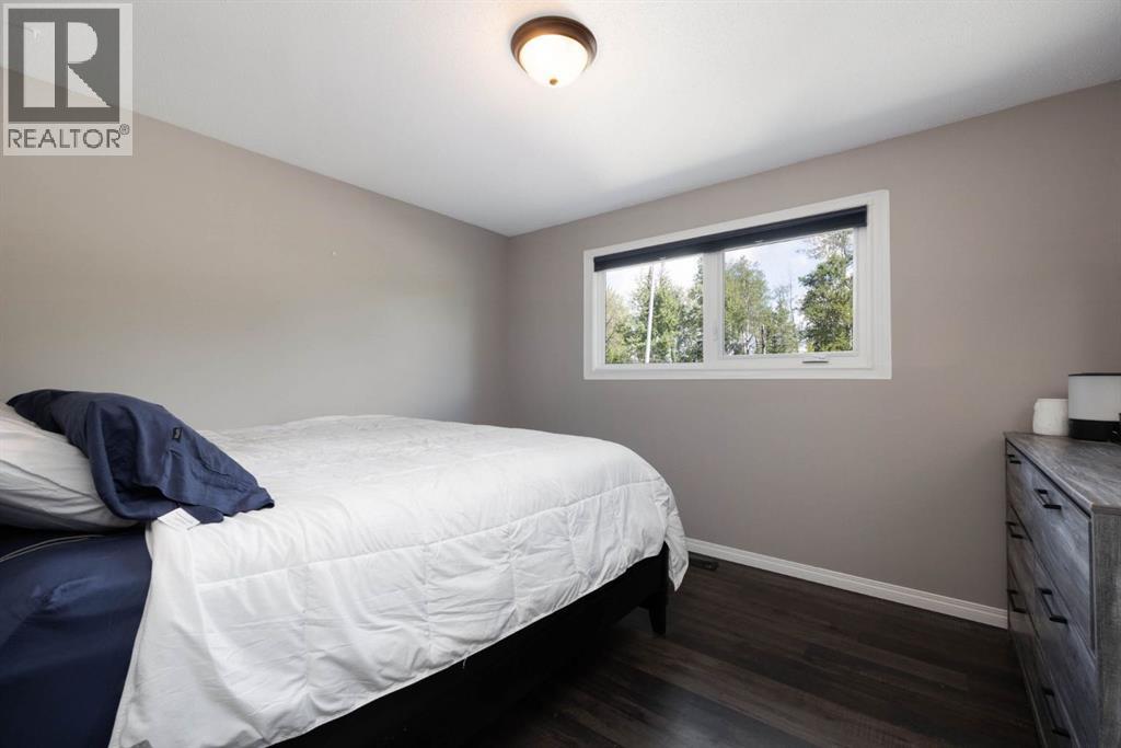 525 Beacon Hill Drive, Fort Mcmurray, Alberta  T9H 2R4 - Photo 14 - A2252327