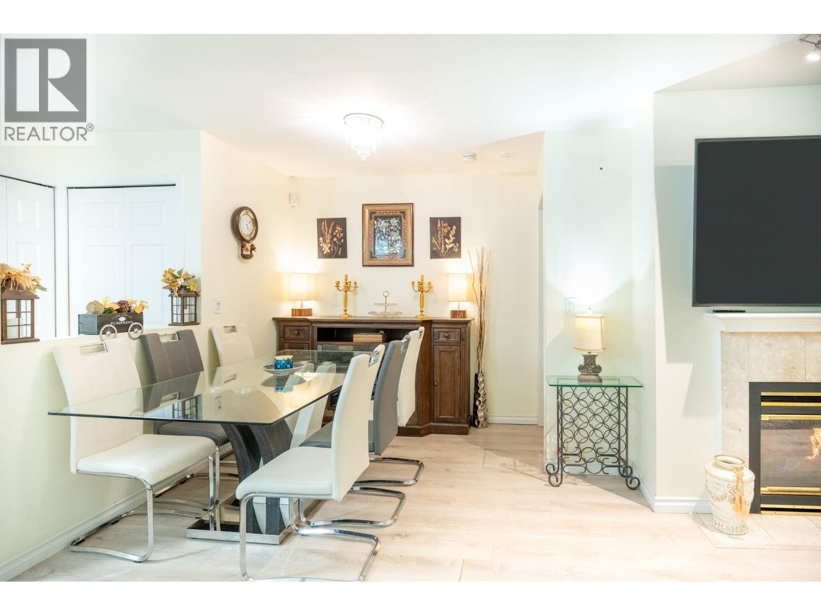 206 855 W 16th Street, North Vancouver, British Columbia  V7P 1R2 - Photo 5 - R3080141