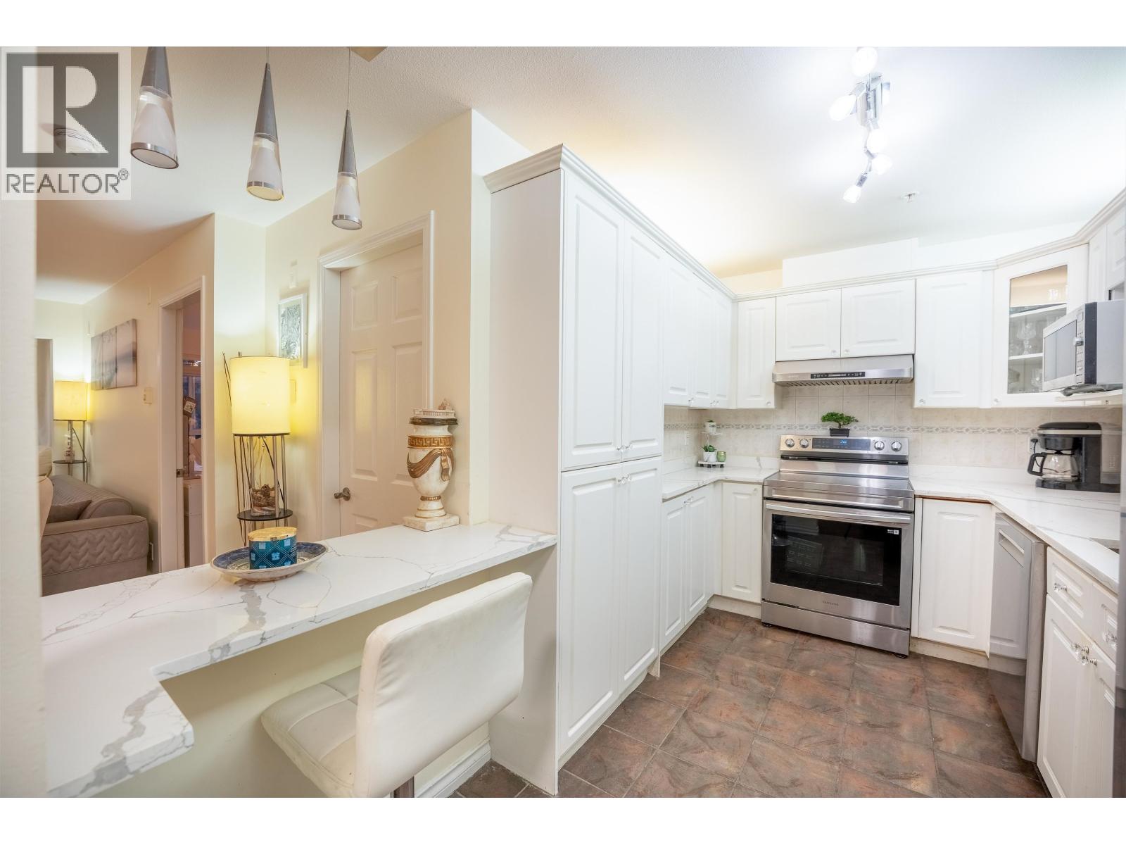 206 855 W 16th Street, North Vancouver, British Columbia  V7P 1R2 - Photo 7 - R3080141