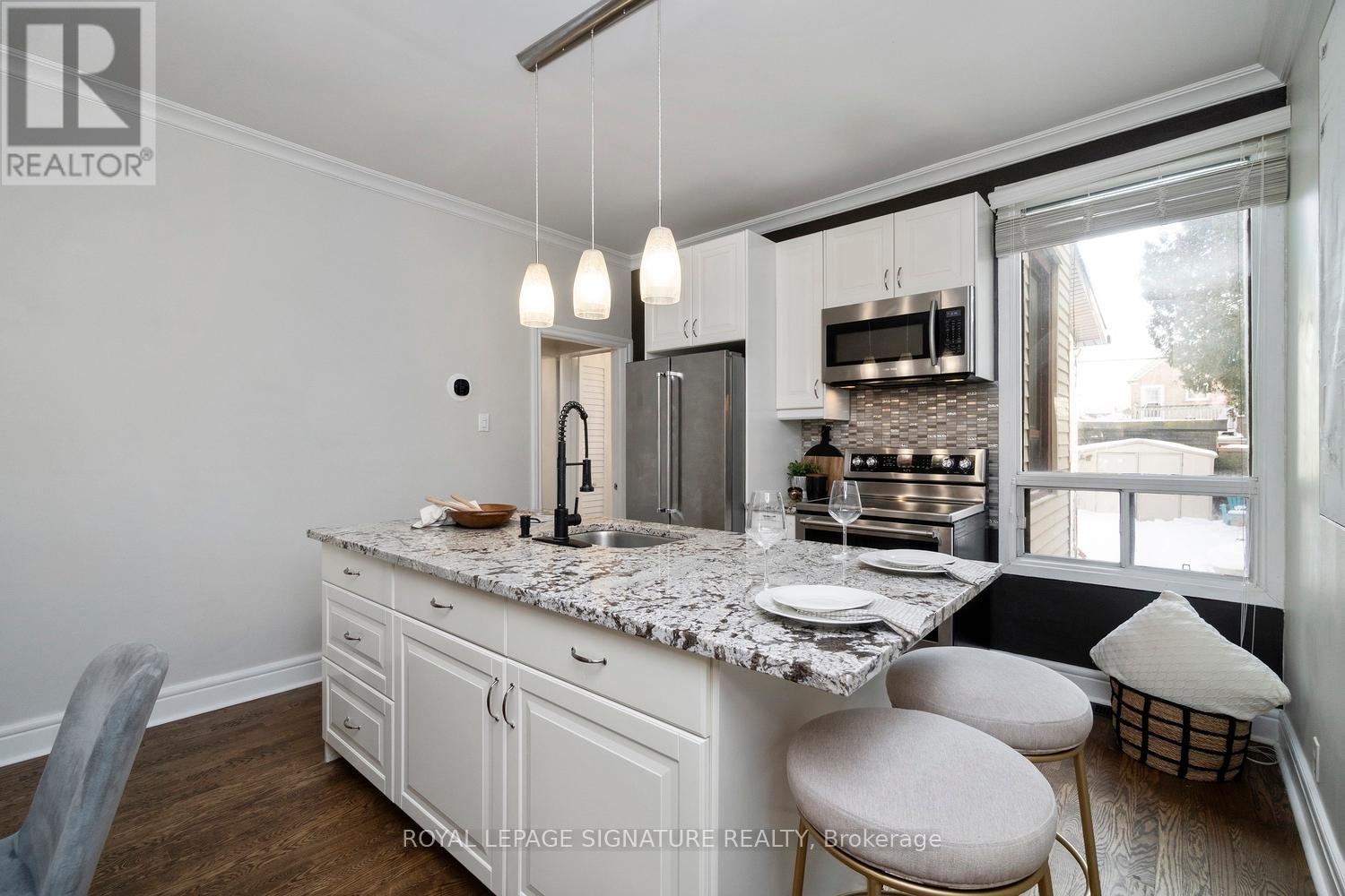 215 Yarmouth Road, Toronto, Ontario  M6G 1X5 - Photo 16 - W12734134