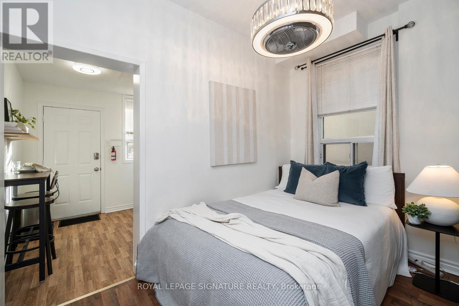 215 Yarmouth Road, Toronto, Ontario  M6G 1X5 - Photo 19 - W12734134