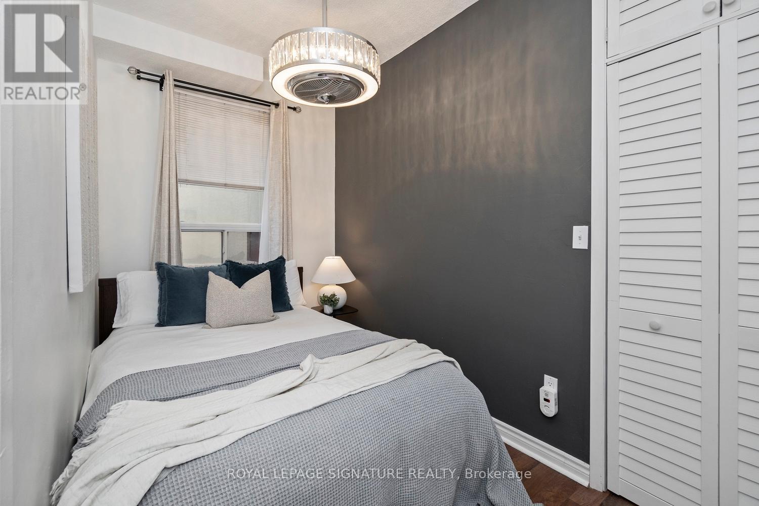 215 Yarmouth Road, Toronto, Ontario  M6G 1X5 - Photo 20 - W12734134