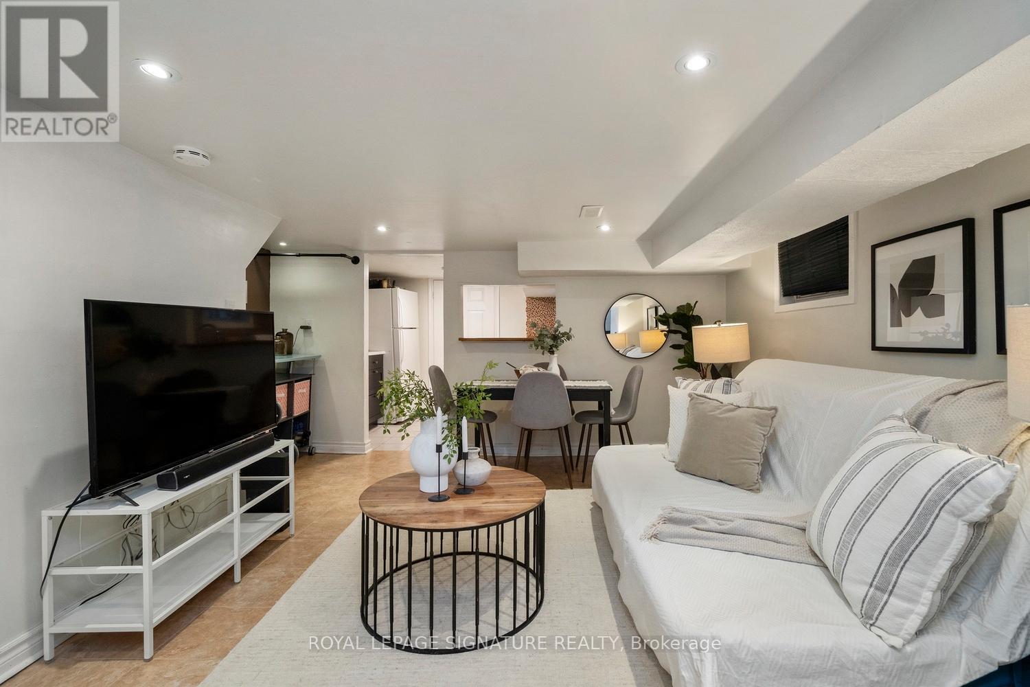 215 Yarmouth Road, Toronto, Ontario  M6G 1X5 - Photo 34 - W12734134