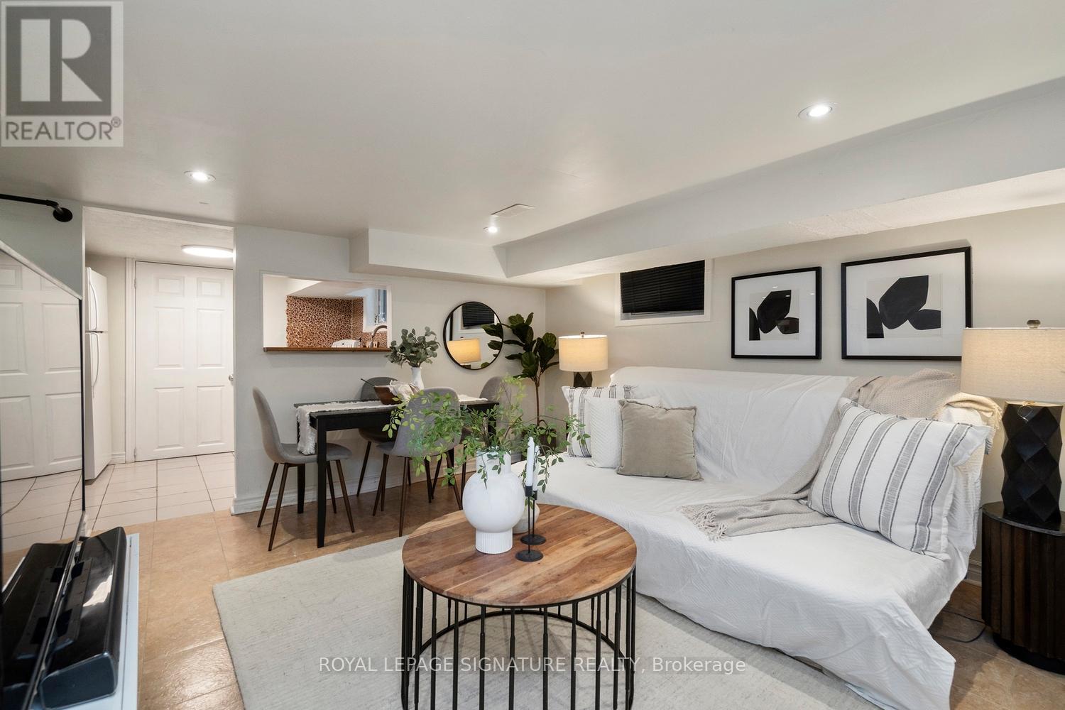 215 Yarmouth Road, Toronto, Ontario  M6G 1X5 - Photo 36 - W12734134