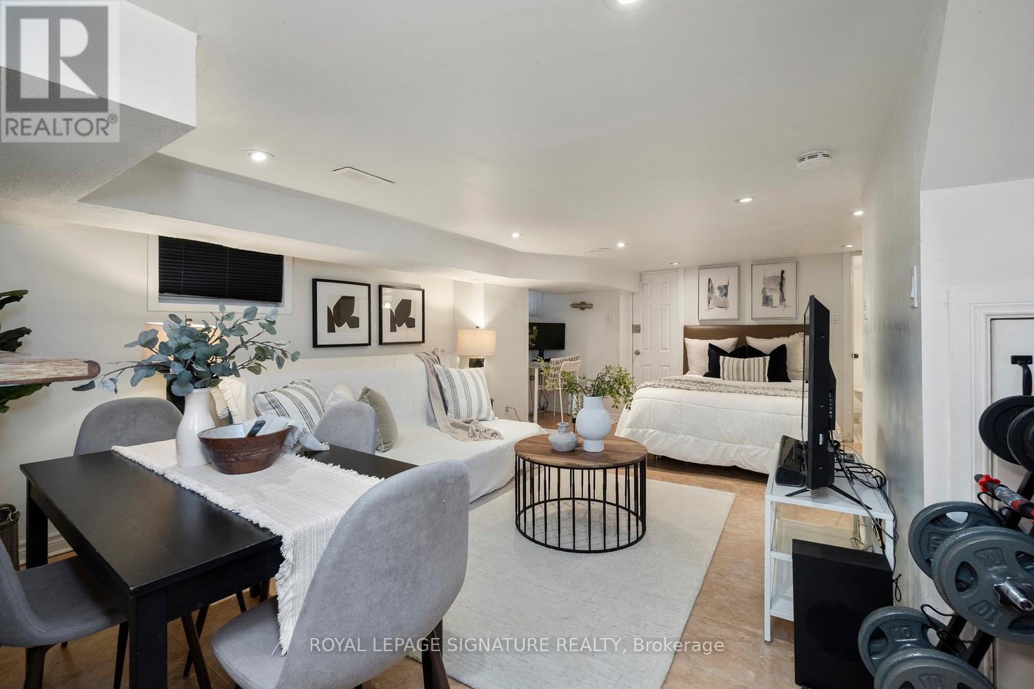 215 Yarmouth Road, Toronto, Ontario  M6G 1X5 - Photo 37 - W12734134