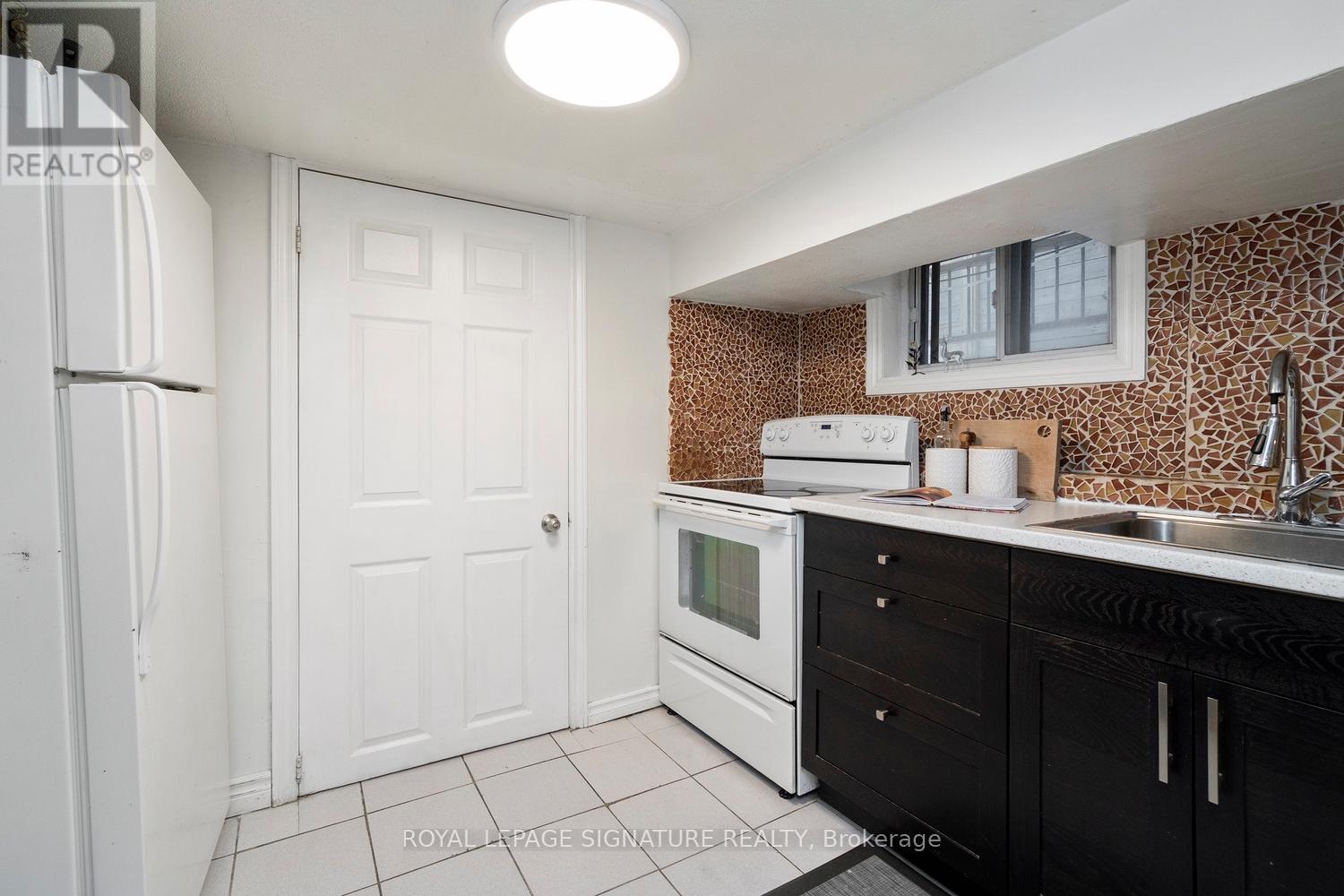 215 Yarmouth Road, Toronto, Ontario  M6G 1X5 - Photo 40 - W12734134