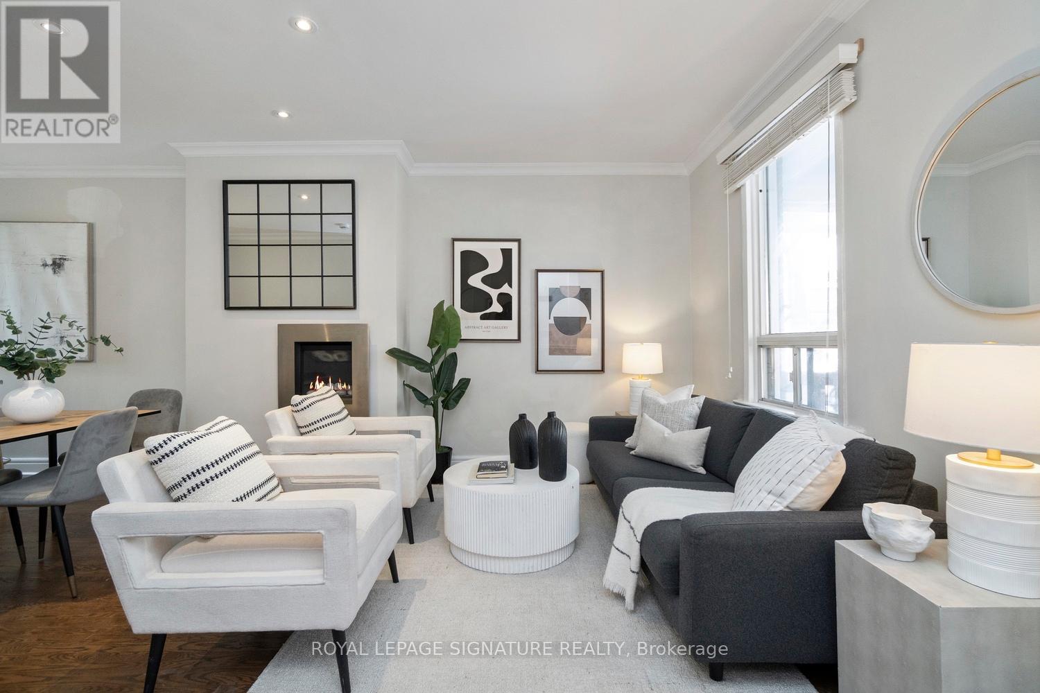 215 Yarmouth Road, Toronto, Ontario  M6G 1X5 - Photo 6 - W12734134