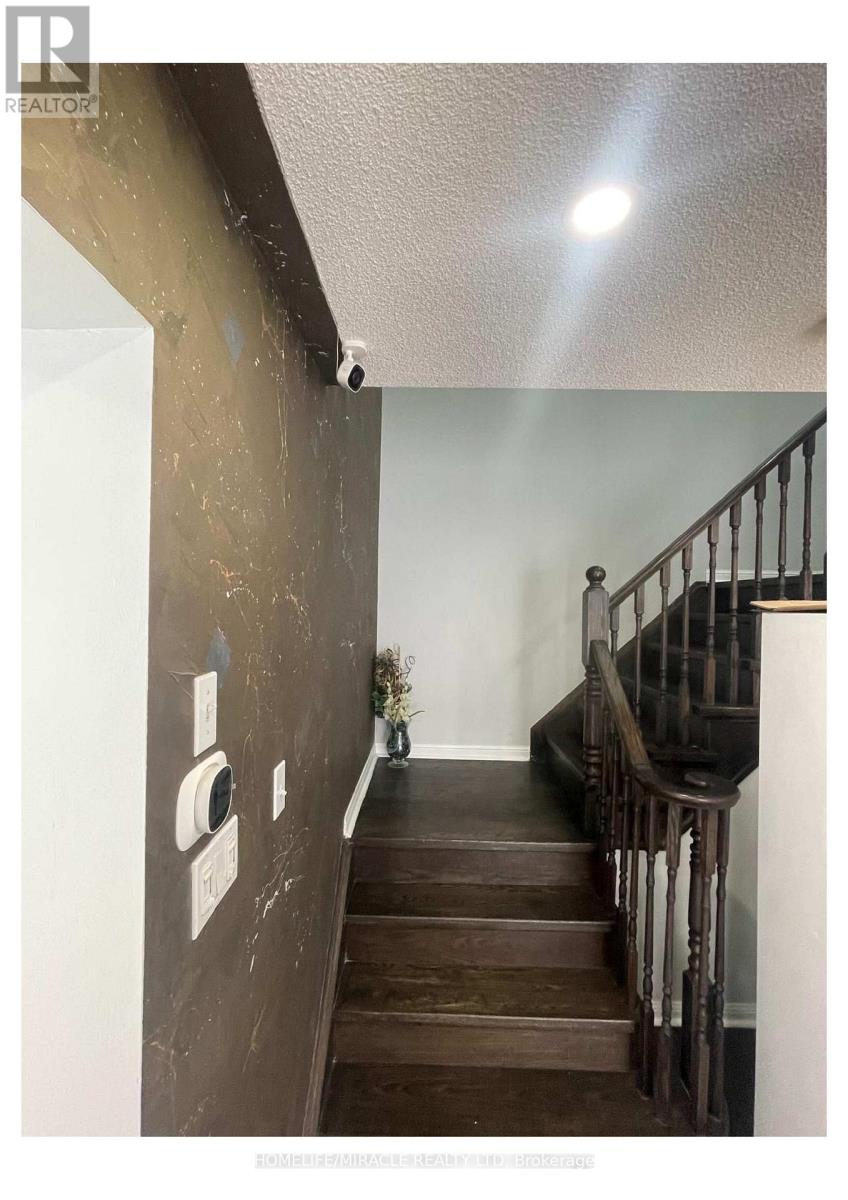 55 Secord Crescent, Brampton, Ontario  L6X 4Y8 - Photo 17 - W12734148