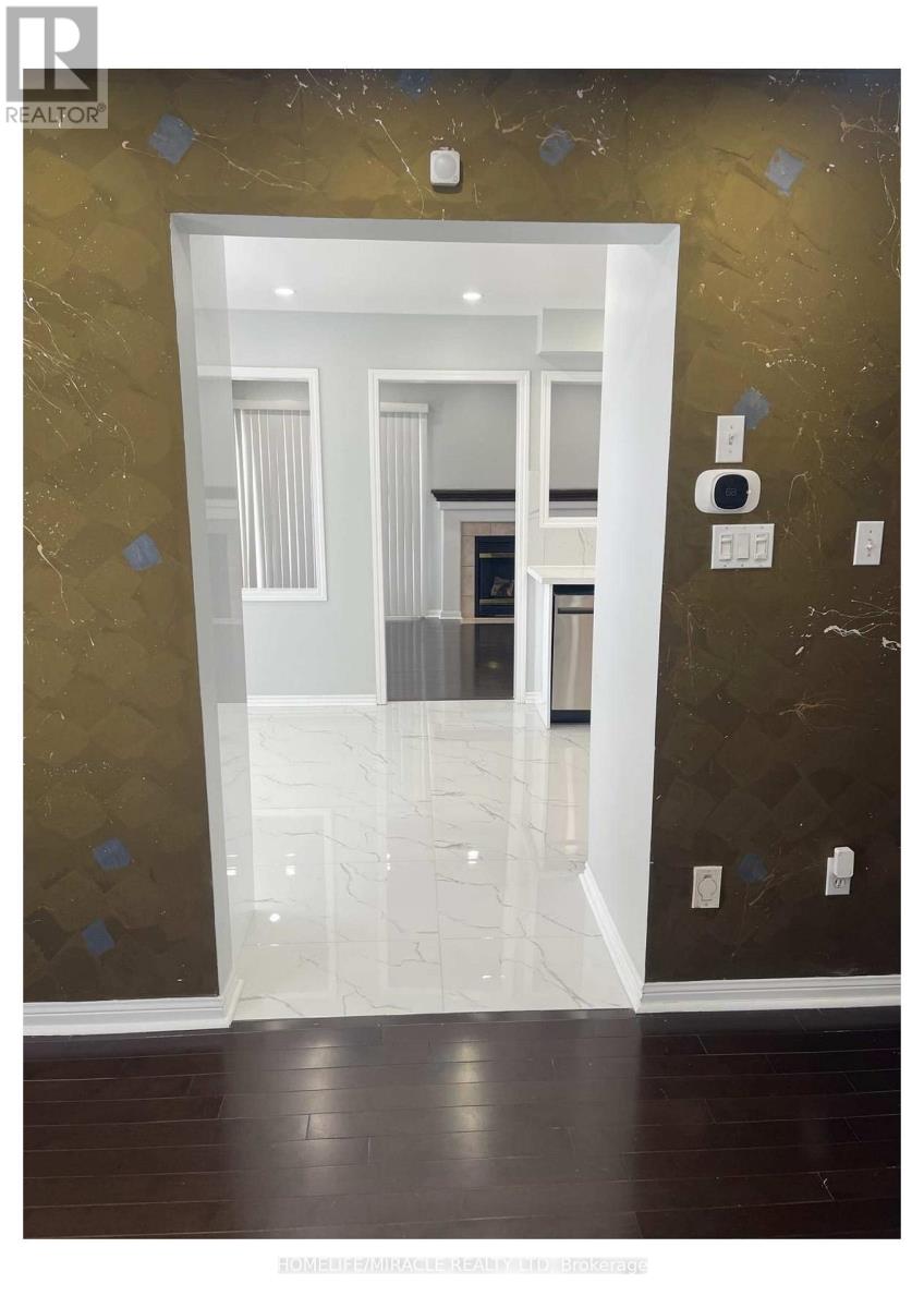 55 Secord Crescent, Brampton, Ontario  L6X 4Y8 - Photo 7 - W12734148