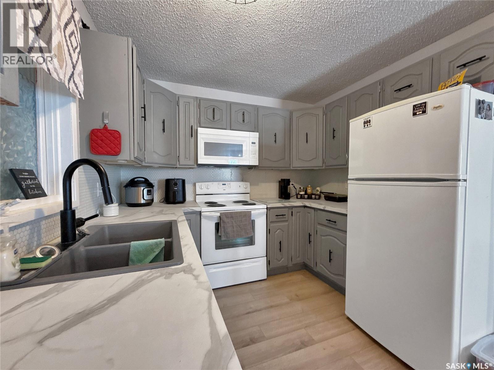 28 North Street, Yorkton, Saskatchewan  S3N 0G8 - Photo 12 - SK027475