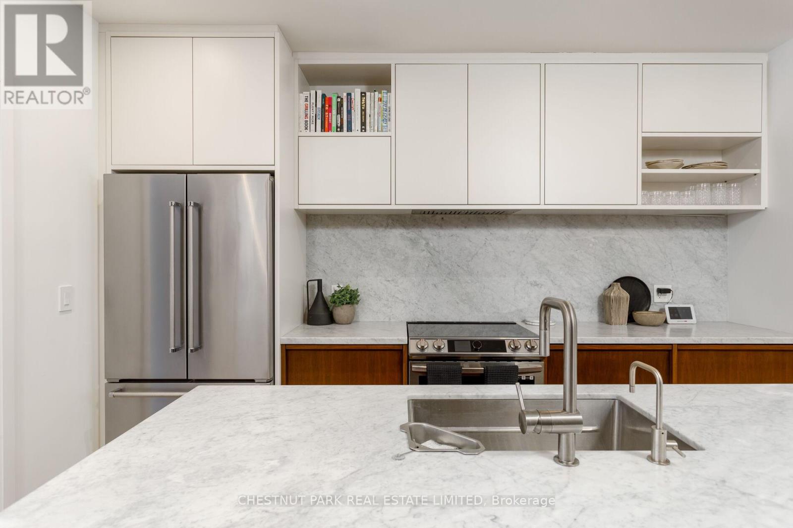 232 Ashworth Avenue, Toronto, Ontario  M6G 2A7 - Photo 13 - C12733360