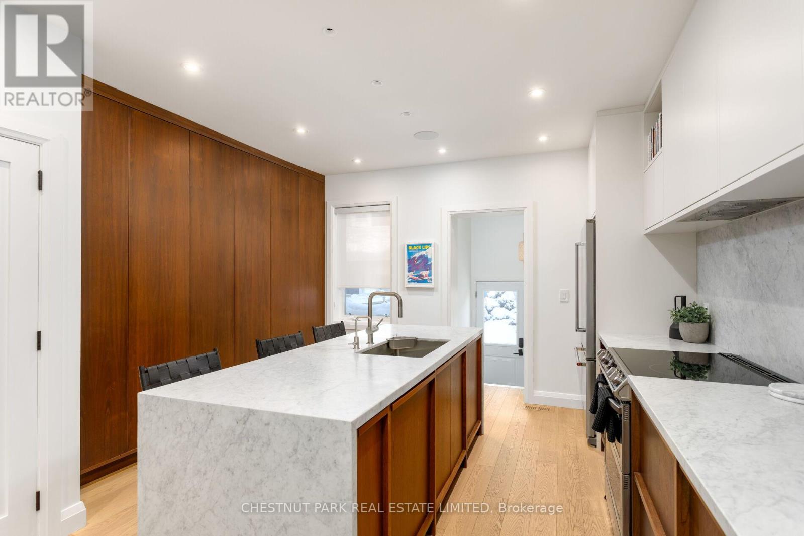 232 Ashworth Avenue, Toronto, Ontario  M6G 2A7 - Photo 17 - C12733360