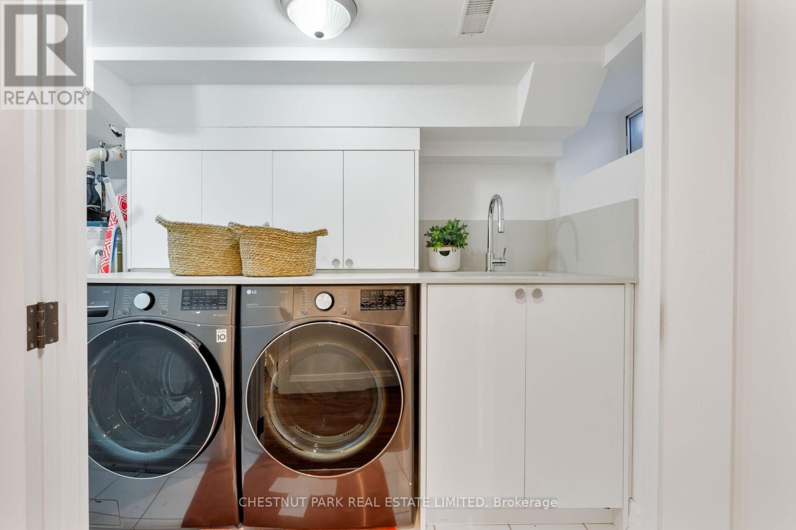 232 Ashworth Avenue, Toronto, Ontario  M6G 2A7 - Photo 37 - C12733360