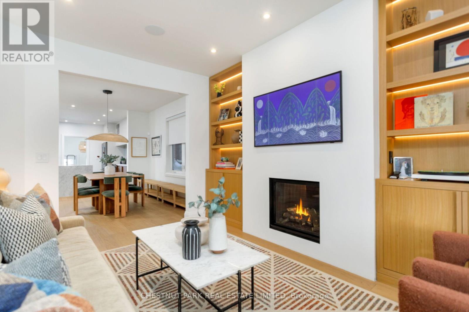 232 Ashworth Avenue, Toronto, Ontario  M6G 2A7 - Photo 8 - C12733360