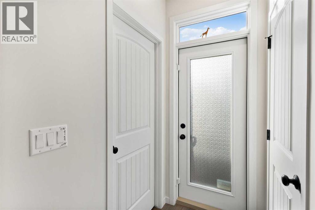 133 Chelsea Glen, Chestermere, Alberta  T1X 2P4 - Photo 16 - A2282078