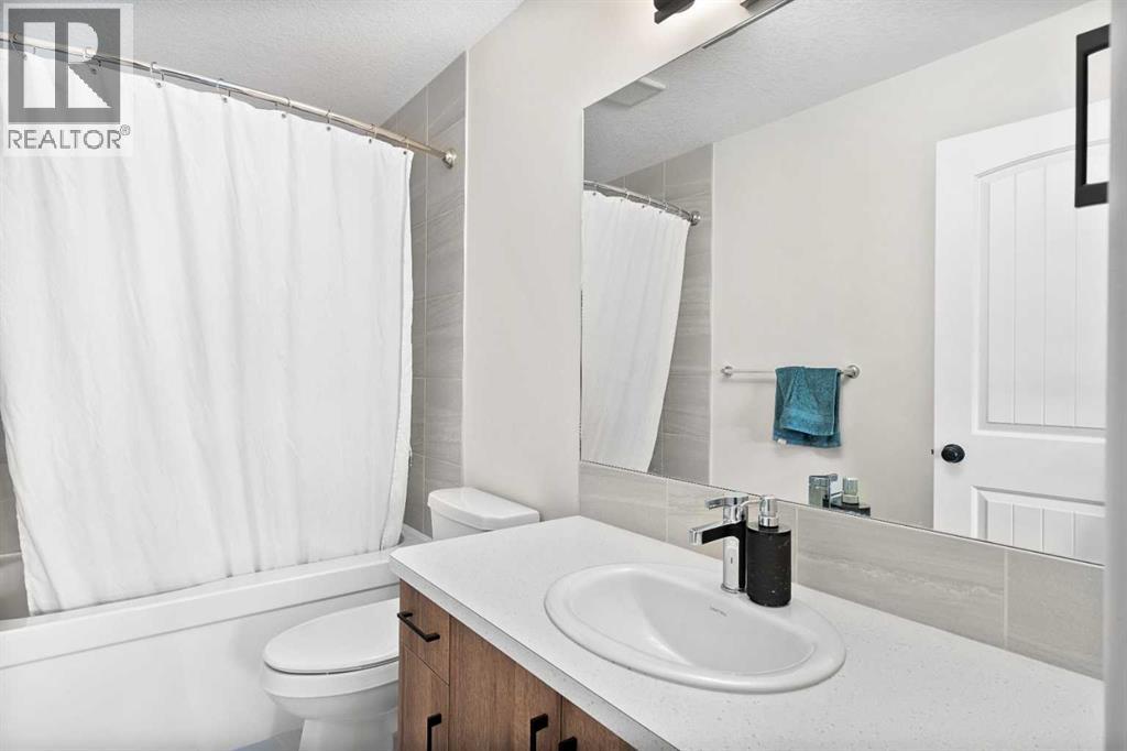 133 Chelsea Glen, Chestermere, Alberta  T1X 2P4 - Photo 29 - A2282078