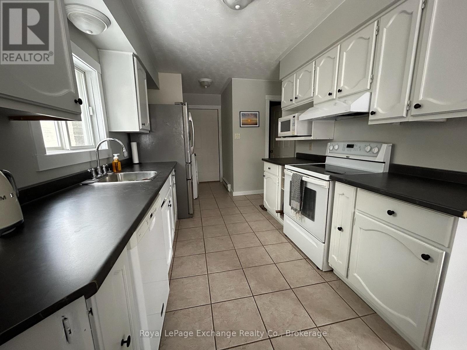 792 Mackendrick Drive N, Kincardine, Ontario  N2Z 3A5 - Photo 24 - X12734178