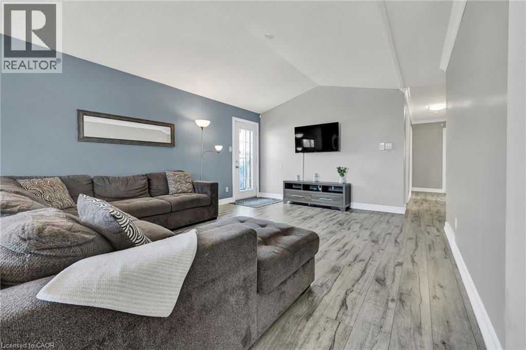 299 Erinbrook Drive, Kitchener, Ontario  N2E 3M2 - Photo 5 - 40793934